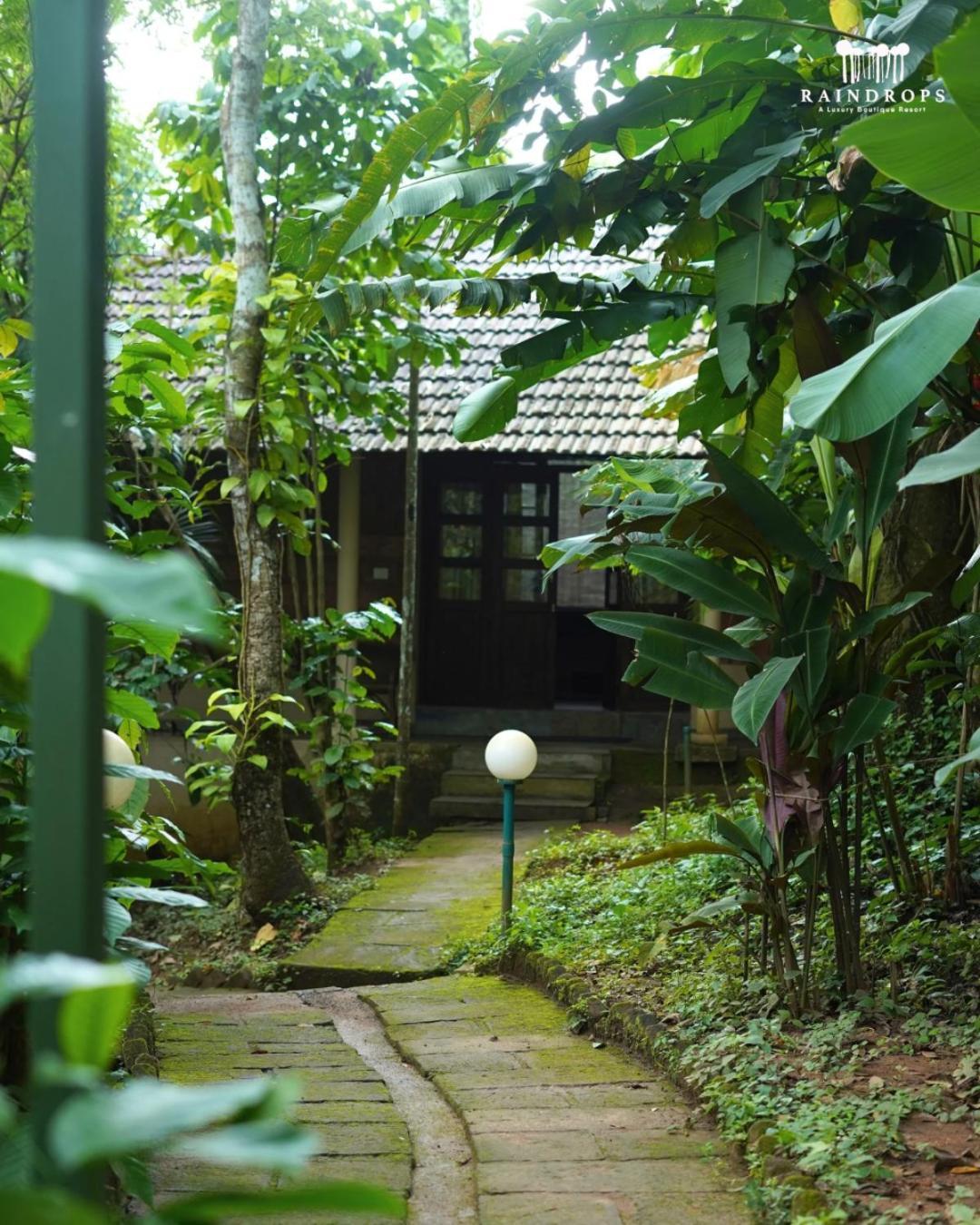 Raindrops Resorts Wayanad Sultan Bathery Esterno foto